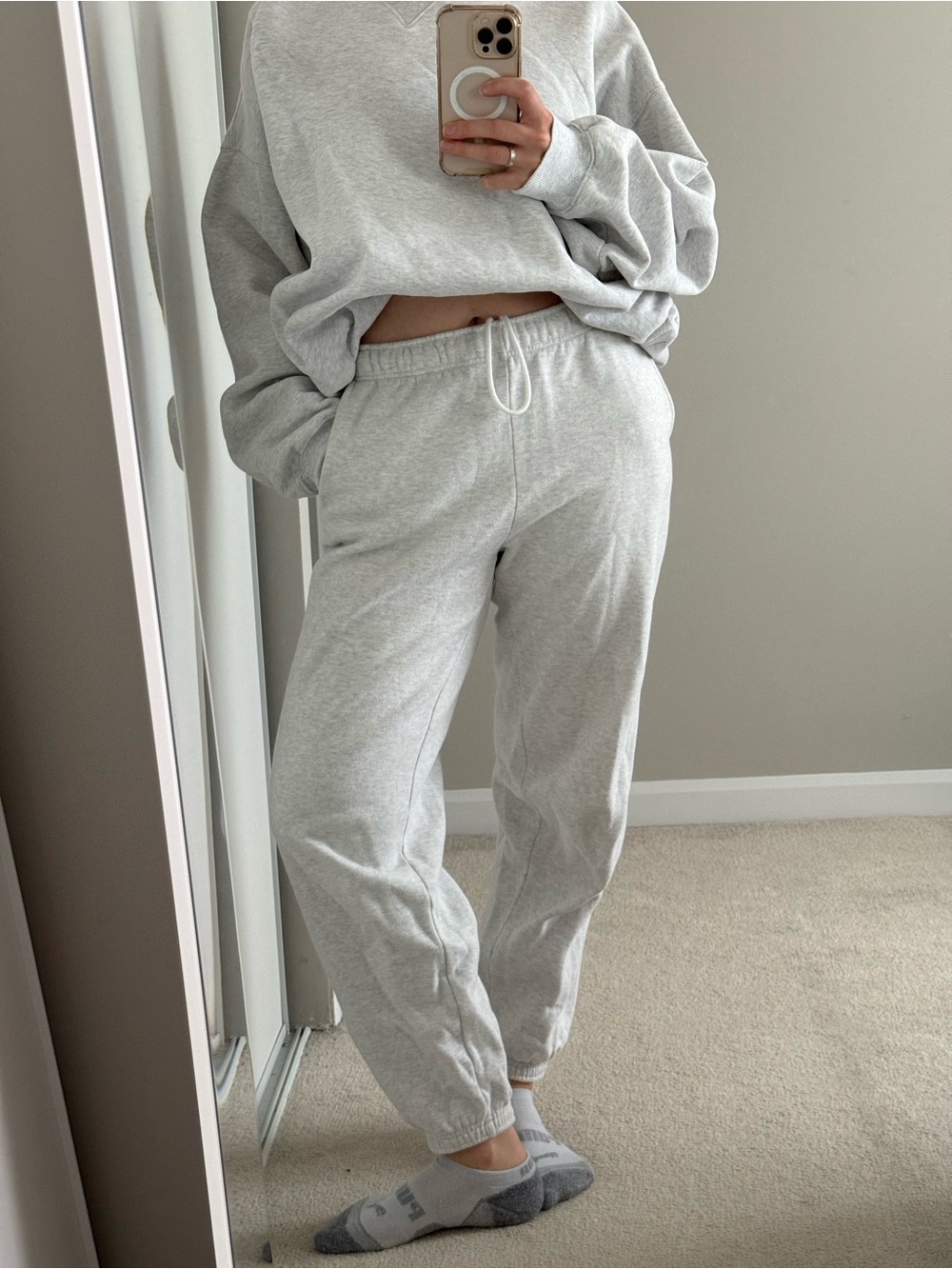 TNA Light Heather Gray sweatpants - Picture 4 of 5